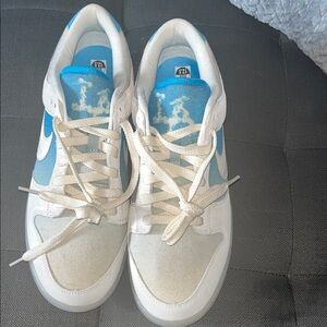 Nike White and Blue Low-Top Sneakers with Cloud-Pattern Tongue